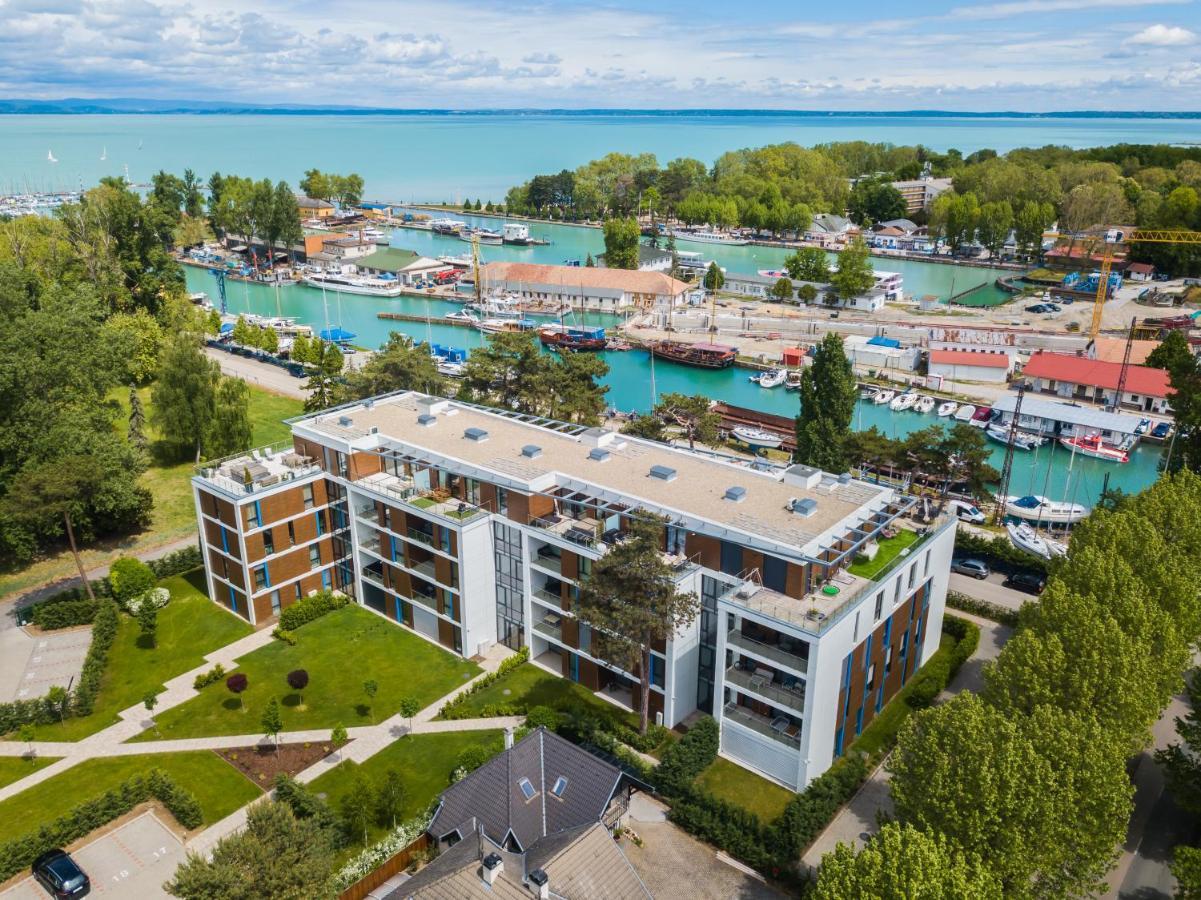 Mf Port Azur Wellness Apartments シオーフォク エクステリア 写真